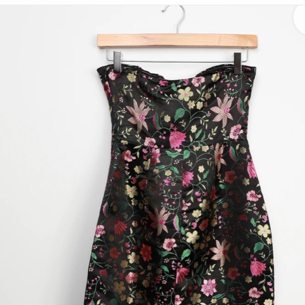 Lulus Black Satin Floral, strapless midi dress. Size Large.